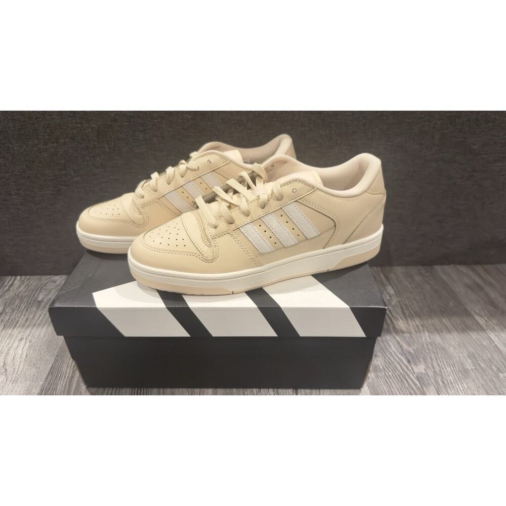 Adidas Women’s 7.5 Beige Tan Low Top Sneakers Classic 3-Stripe